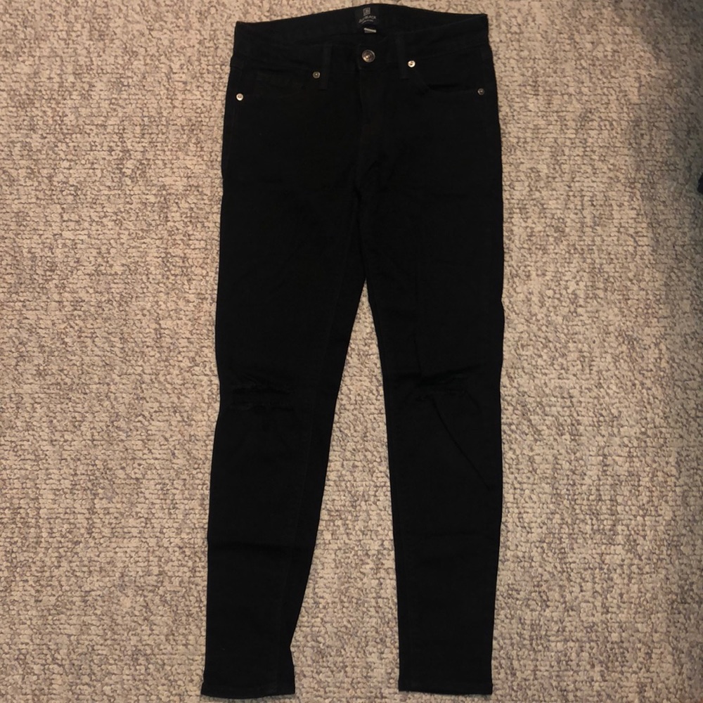 Just Black skinny knee ripped jean size 26